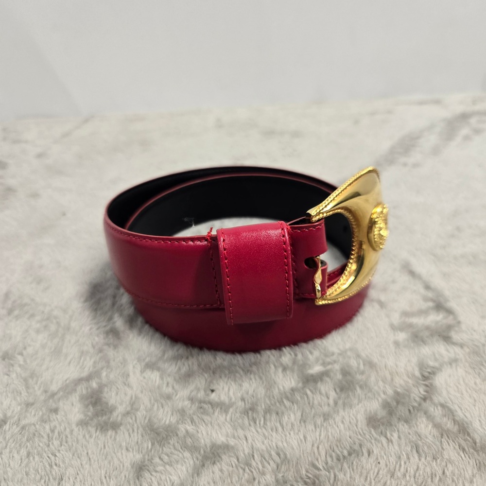 Liz Claiborne Vintage Red Leather Belt Gold Crest Buckle Medium 2515